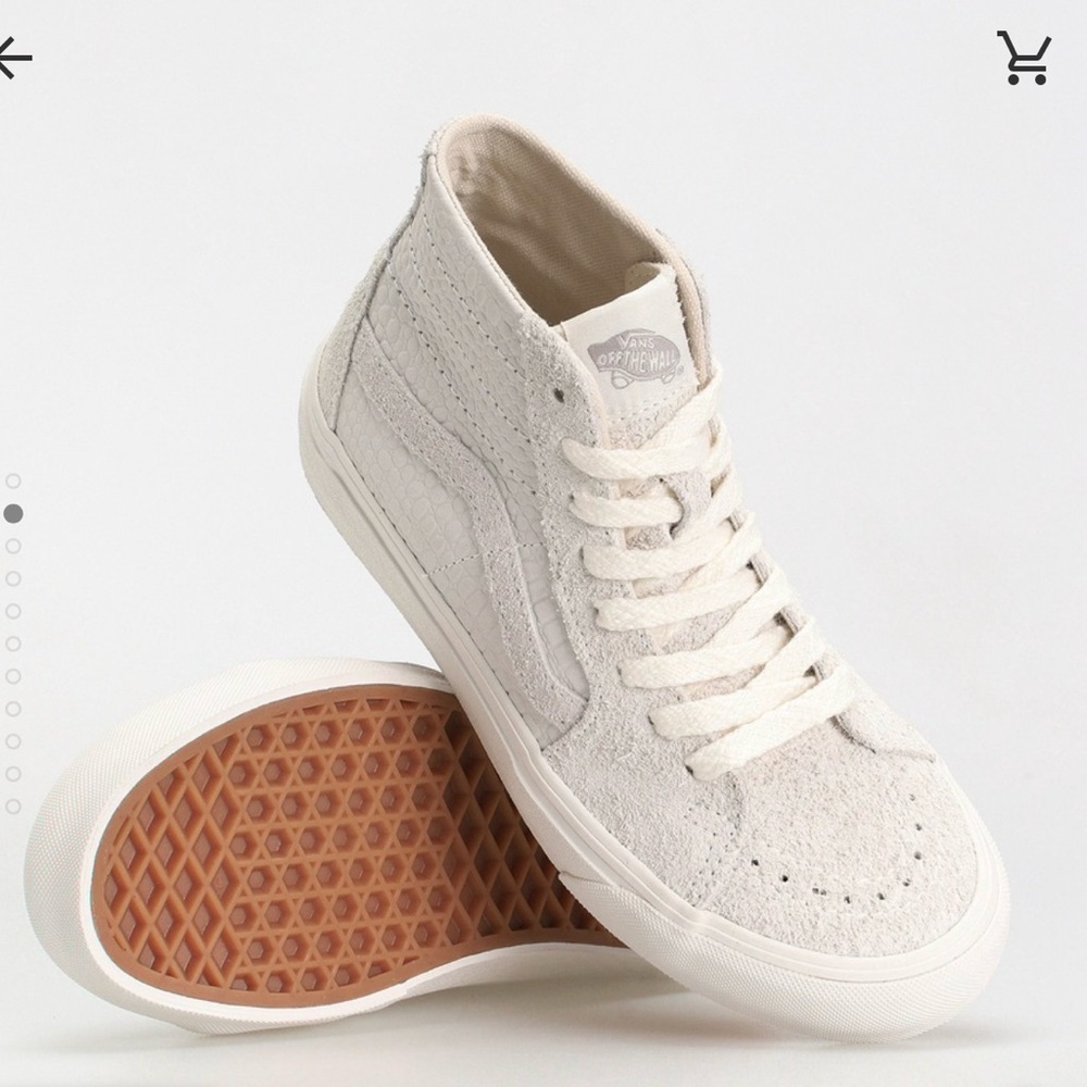 Vans Sk8 Hi Tapered Vr3 Shoes - white (gray multi)
6M US - 7.5W US - Picture 7 of 9